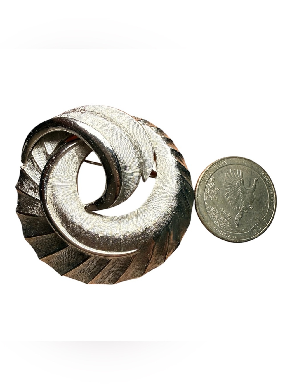 Vintage Coro Matte Silver Tone Loop Circle Swirl Wave Pin Brooch - Picture 2 of 4